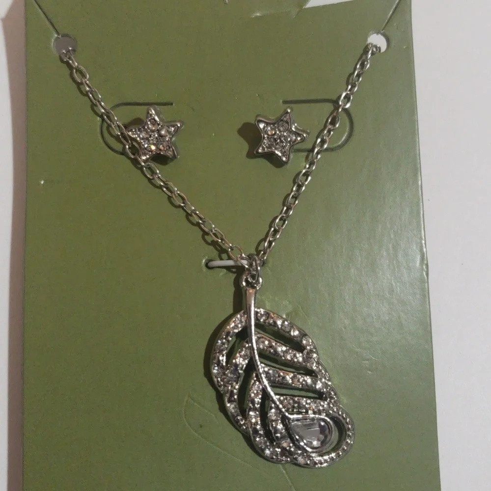 Silver Leaf Pendant Necklace & Starburst Earrings – Elegant Women's Jewelry set